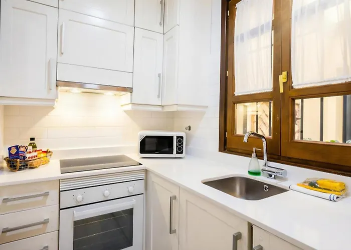 New! Cozy In The Center 10m Walk To Cathedral *